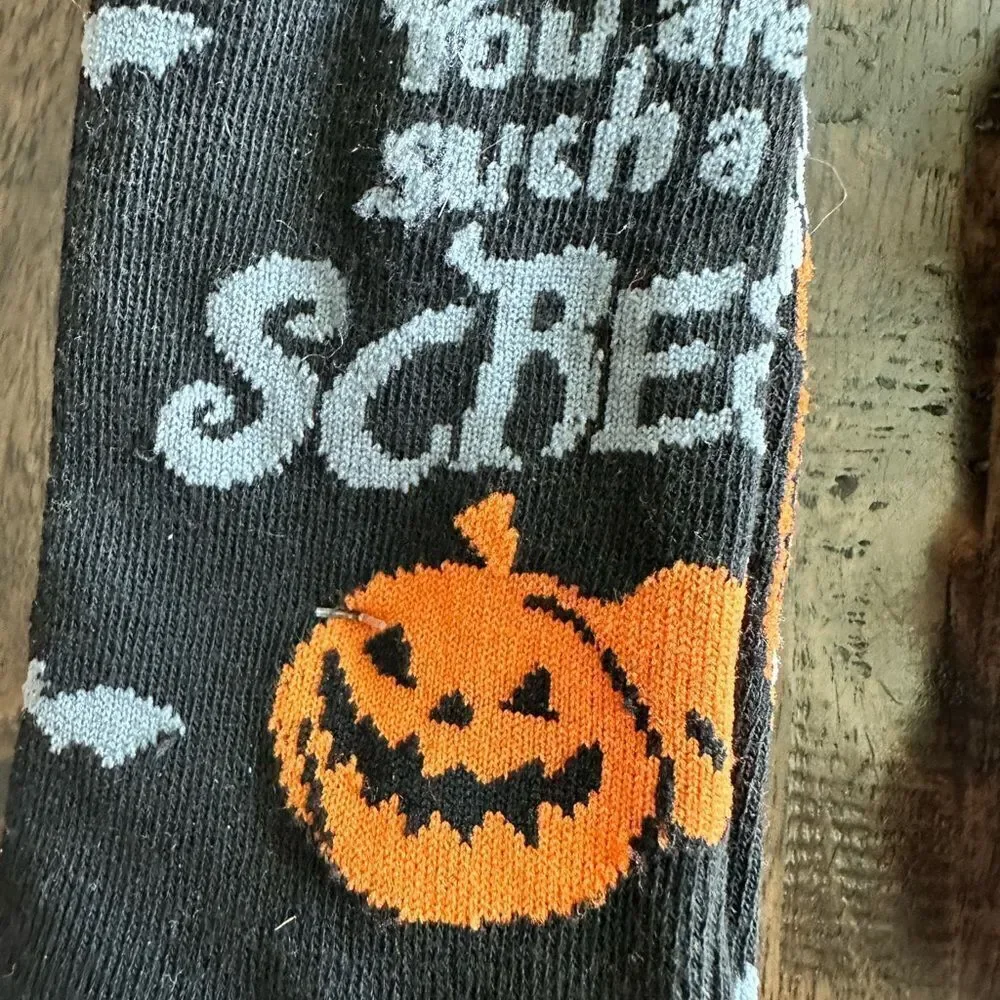 NWT Women’s 4 Pair Halloween Socks - Orange/Black - Dog Paw Socks